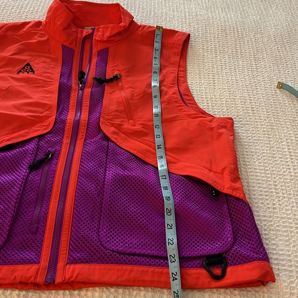 NIKE Men’s ACG Vest Orange Purple Size Small - Picture 13 of 13
